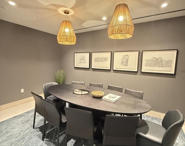 225 N Miami Avenue - Photo Thumbnail 15