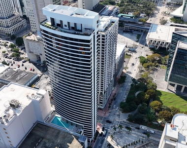 225 N Miami Avenue - Photo Thumbnail 2