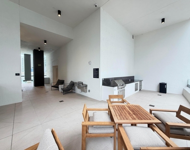 225 N Miami Avenue - Photo Thumbnail 6