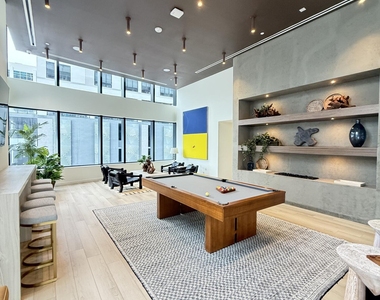 225 N Miami Avenue - Photo Thumbnail 10