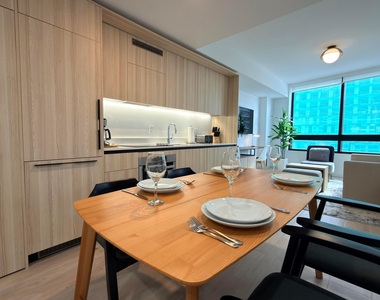 225 N Miami Avenue - Photo Thumbnail 20