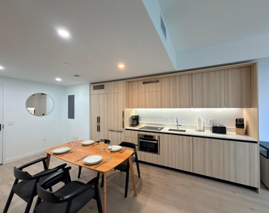 225 N Miami Avenue - Photo Thumbnail 25