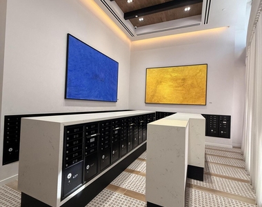 225 N Miami Avenue - Photo Thumbnail 3