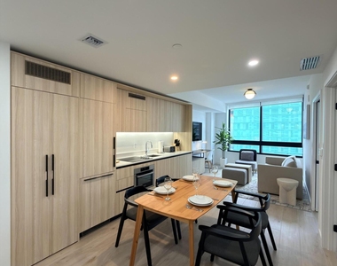 225 N Miami Avenue - Photo Thumbnail 21