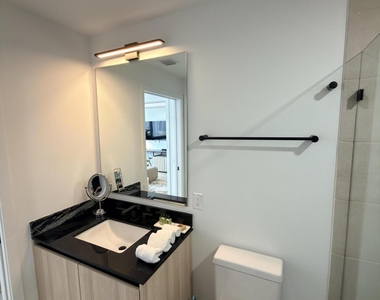 225 N Miami Avenue - Photo Thumbnail 34