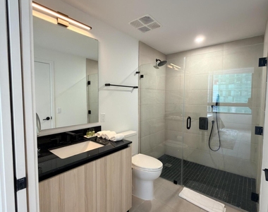 225 N Miami Avenue - Photo Thumbnail 33