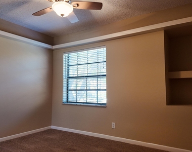 5418 Firenze Drive - Photo Thumbnail 10