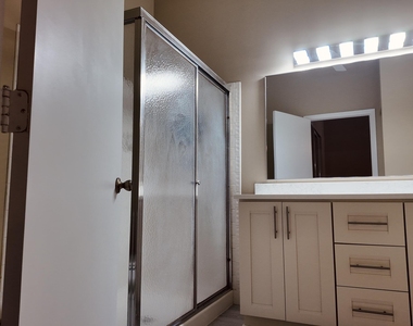 5418 Firenze Drive - Photo Thumbnail 16