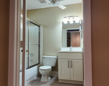 5418 Firenze Drive - Photo Thumbnail 8
