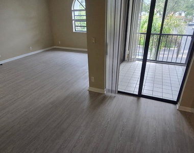5418 Firenze Drive - Photo Thumbnail 5