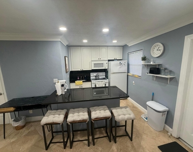 733 Sw 13th Avenue - Photo Thumbnail 1