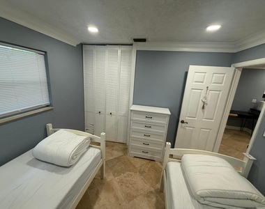 733 Sw 13th Avenue - Photo Thumbnail 14