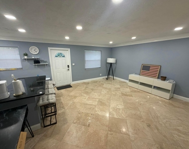 733 Sw 13th Avenue - Photo Thumbnail 8