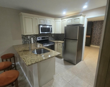 702 Fleming Avenue - Photo Thumbnail 10