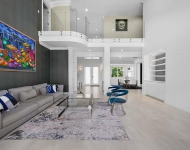 2135 Windsock Way - Photo Thumbnail 8