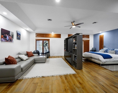 2135 Windsock Way - Photo Thumbnail 12