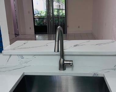 9539 Boca Cove Circle - Photo Thumbnail 4