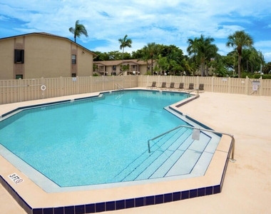 9539 Boca Cove Circle - Photo Thumbnail 12