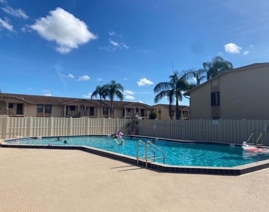 9539 Boca Cove Circle - Photo Thumbnail 13