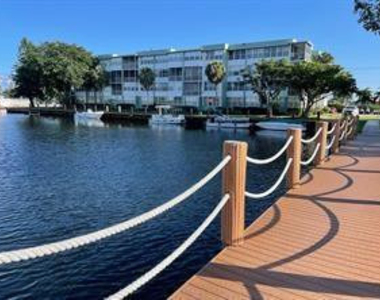 2781 Taft Street - Photo Thumbnail 9