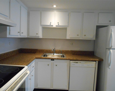 2781 Taft Street - Photo Thumbnail 2