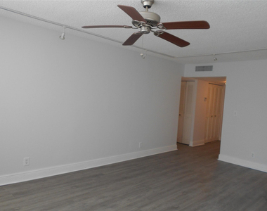 2781 Taft Street - Photo Thumbnail 5