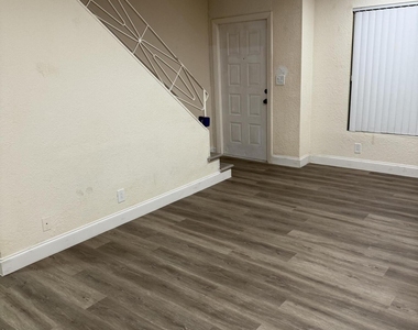 4720 Nw 9th Court - Photo Thumbnail 3