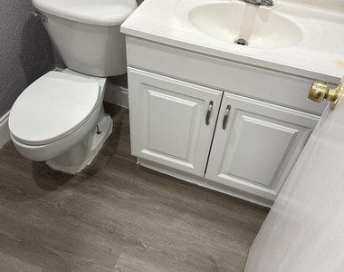 4720 Nw 9th Court - Photo Thumbnail 1