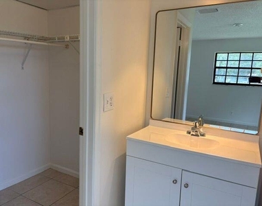 4183 Oak Terrace Drive - Photo Thumbnail 10