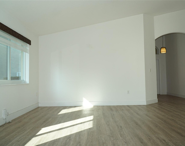 17030 Nw 19th Court - Photo Thumbnail 4