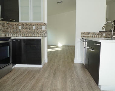 17030 Nw 19th Court - Photo Thumbnail 7