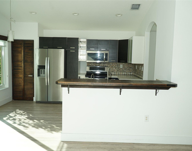 17030 Nw 19th Court - Photo Thumbnail 6