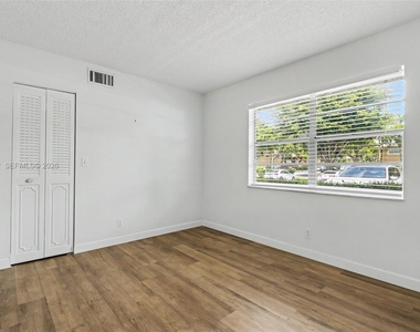 414 Se 10th Street - Photo Thumbnail 14