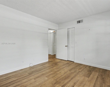 414 Se 10th Street - Photo Thumbnail 18