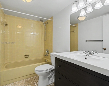 414 Se 10th Street - Photo Thumbnail 17