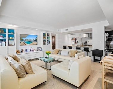 2900 Ne 30th Street - Photo Thumbnail 2