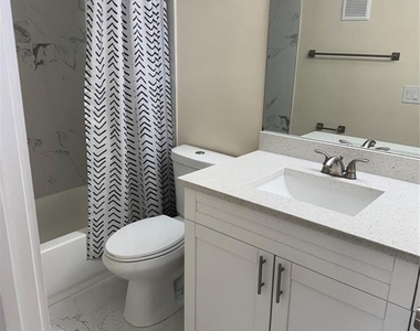 4481 W Mcnab Road W - Photo Thumbnail 14