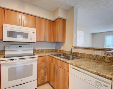 1365 Crystal Way - Photo Thumbnail 16