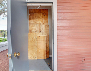 1365 Crystal Way - Photo Thumbnail 32