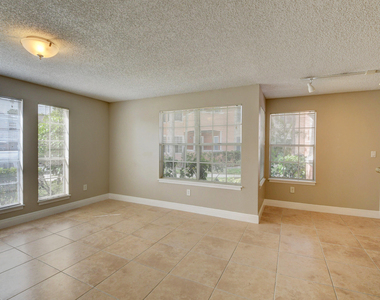 1365 Crystal Way - Photo Thumbnail 12