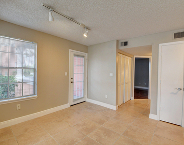 1365 Crystal Way - Photo Thumbnail 15