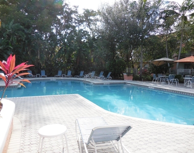 1365 Crystal Way - Photo Thumbnail 39
