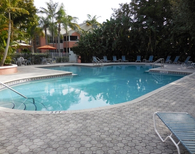 1365 Crystal Way - Photo Thumbnail 38