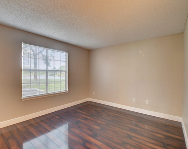 1365 Crystal Way - Photo Thumbnail 20