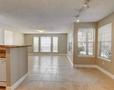 1365 Crystal Way - Photo Thumbnail 19
