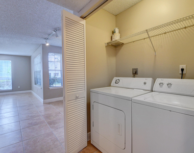 1365 Crystal Way - Photo Thumbnail 6