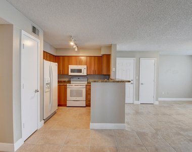 1365 Crystal Way - Photo Thumbnail 4