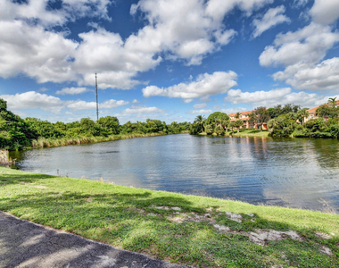 1365 Crystal Way - Photo Thumbnail 30