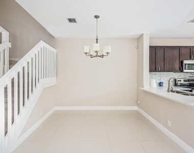 4020 Nw 90th Way - Photo Thumbnail 4