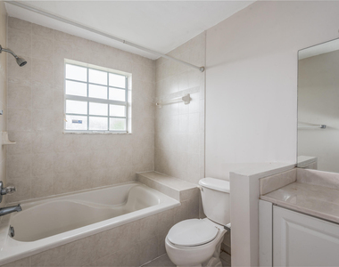4020 Nw 90th Way - Photo Thumbnail 19